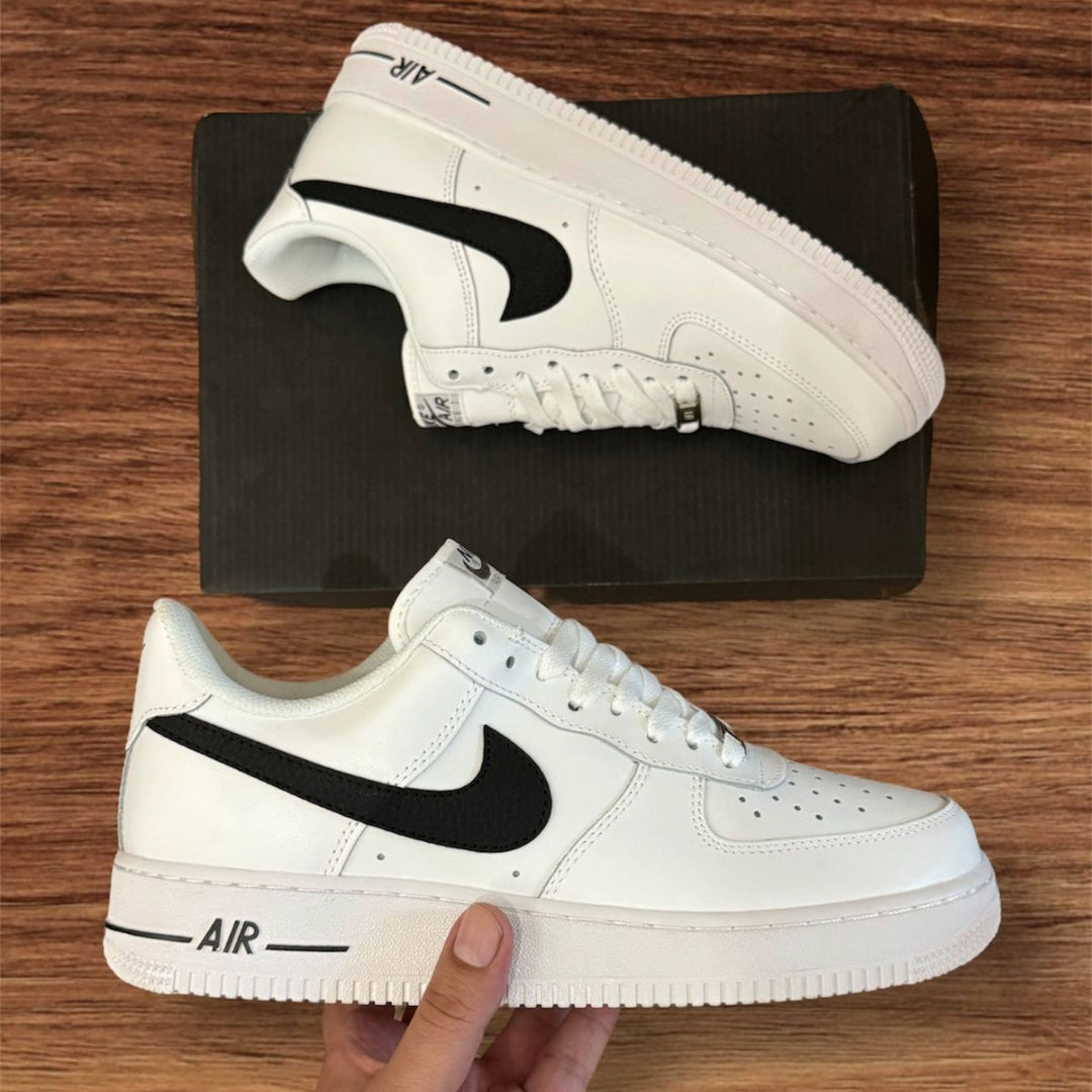 Nike Air Force 1 Classic "White and Black"