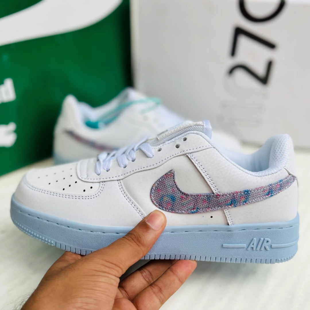 Nike Air Force 1 LV8 ( Women )